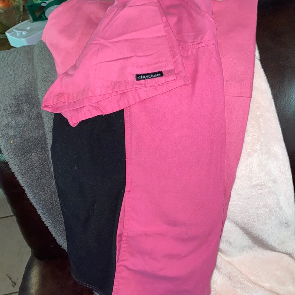 Scrub set